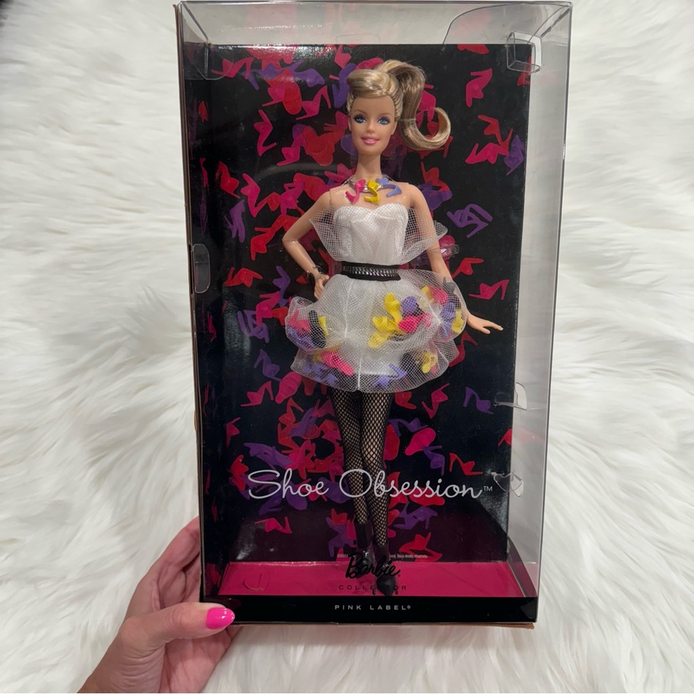 Mattel Barbie Shoe Obsession Shoe Edition Barbie Doll New in Box